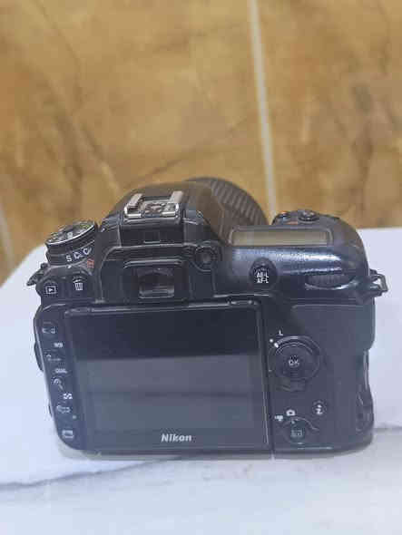 السلام عليكم
نيكون 7500 صورتها حلوه 
بيها فتحة بسيطة بالبدي ما مأثر على التصوير 
السعر خاص أو أتصال 
***********
