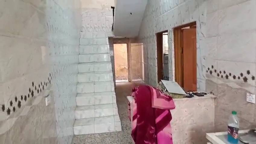 بيت البيع // مساحه ٧٥ بيت جاهز يحتوي على ستقبال وغرفه وطبخ وصاله وصحيات خارجيه وصحيتات داخليه عنوان خلف مدينه الزائرين 
اتصال على رقم تليفون ***********
