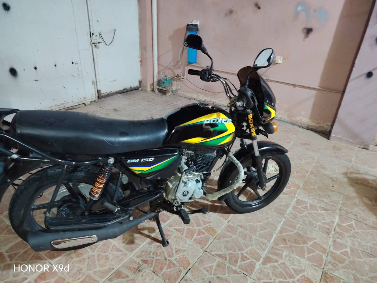 السلام عليكم اخوان دراجه بوکسر للبيع مديل 22 مرقمه لوحات نكليزي بأسمنه تحويل ثاني يوم الدراجه نظيفه مكفوله كفاله عامه الشراي يتصل ويدلل *********** مكاني ديالى بعقوبه جسر خرنابات
