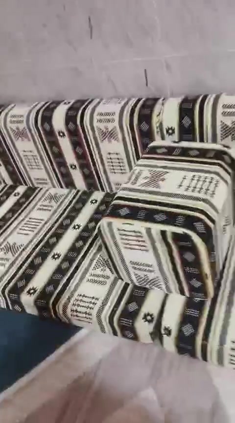 السلام عليكم كعدة عربيه اخت الجديدة استعمال كلش قليل طخم ونص 10 طول والعرض 3 بيع مستعجل مكان خلف معارض الزبير رقم الهاتف ***********
