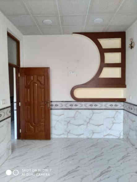 🛑 دار سكني  للبيع طابو صرف
المنطقة :  التقيه الثالثه قرب مطعم بغداد يبعد عن الشارع العام  100 متر 
المساحه :  100 متر ٥*٢٠ ✅  
        كونكريت مسلح                               
التفاصيل :  البيت طابقين 
البيت : الطابق الاول ❌
 استقبال ومطبخ  وصالة  وصحيات داخلية وخارجية 
وطابق ثاني❌ غرفة نوم وصالة وسطح    علما البيت فارغ وغير مسكون موجود السعر 110مع المجال واتساب     ***********  مكلفه بالنشر
