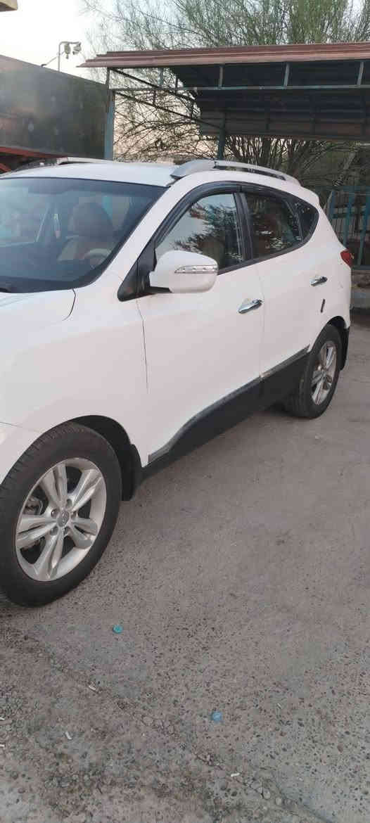 السلام عليكم توسان خليجي٢٠١٢ رقم بغداد مشروع وطني نضيفه محرك كير ممفتوح بيهه جاملغ وباب عكس السايق ومصلح عله البارد بدون ضرر داخلي ومصبوغه صفحه كامله لغرض الجماليه تبريد شغال اشاير بالمري داخله هزه رقم انكليزي سياره جاهزه مال جناي العنوان بغداد الكرخ تلفون ***********
