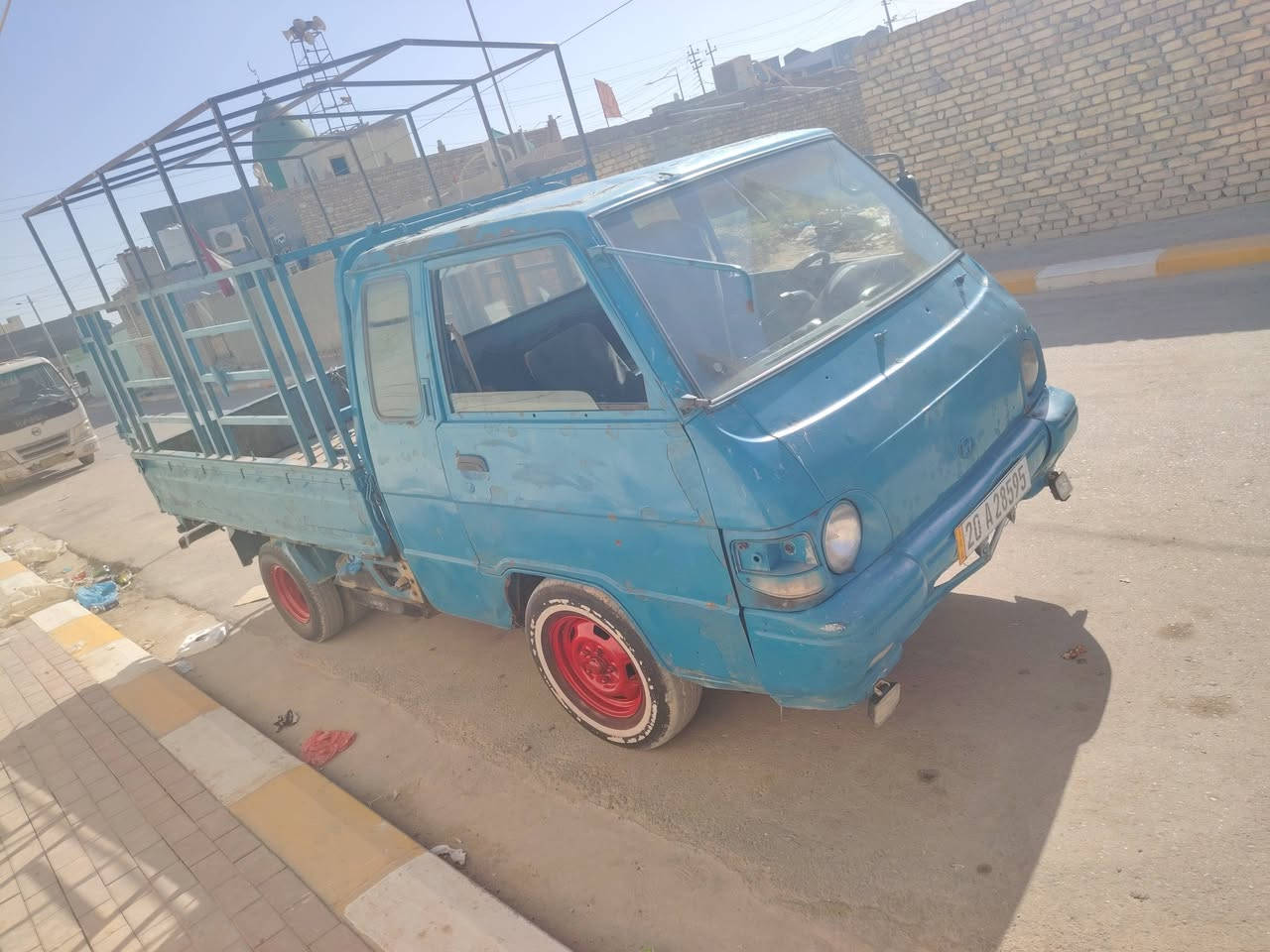 سلام عليكم شباب هونداي موديل 95 سياره جديده وجاهزه متوهم ارقام وسنويه ديالى انكليزي  سياره مكينه 3000 ماكينه وقير واكسن وشاصي كفاله عامه اتكفل  سرقه وعشائر وطلب فقط سعر 19 عنوان ناصريه مركز رقم الهاتف ***********

