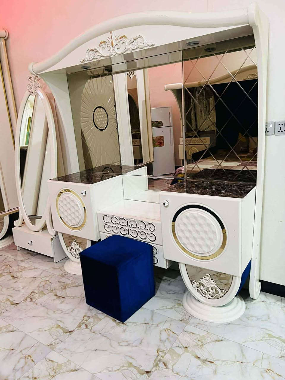 غرفه تركيه ملكيه 9 قطع نضافه 85% بسعر جدا مناسب 750 واصل نقل وشد بغداد, العراق


**إذا كنت صاحب هذا الإعلان وتريد حذفه لأي سبب، رجاءا أرسل رسالة إلى الدعم الفني**