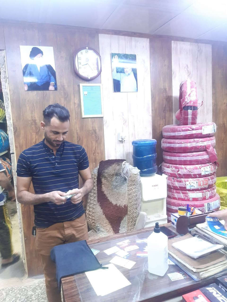 يعلن محل اسعد برزان عروض وتخفيضات في مناسبة شهر محرم والمعرف لايعرف عجبه الجرفه مالتهم والأقساط الي ماتحس بيه والأسعار المناسبه والغراض كلها اصليه تايرات وباتريات بأنواعها صاحب مصلحه قديمه ‏‪***********‬‏ الناس عائله معروفه وتعرف الحلال والحرام من استاذ برزان واخوانه واولاده الأستفسار والأتصال على الرقم ‏‪***********‬‏ العنوان ناحية الامام مجاور قهوة جابر ملاحظه اخوان بالنسبه ال حسون مسلم عليه ايلم الدخل المغرب ويطفر
