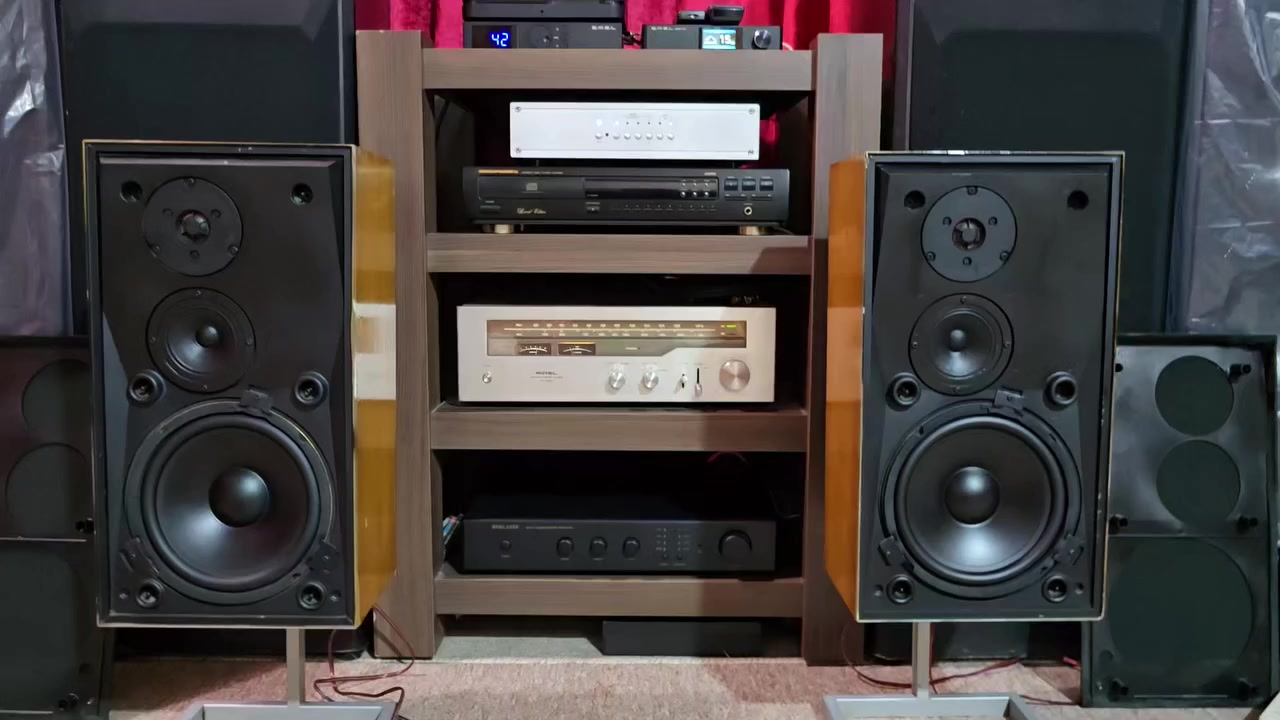 B&O S45-2


**إذا كنت صاحب هذا الإعلان وتريد حذفه لأي سبب، رجاءا أرسل رسالة إلى الدعم الفني**