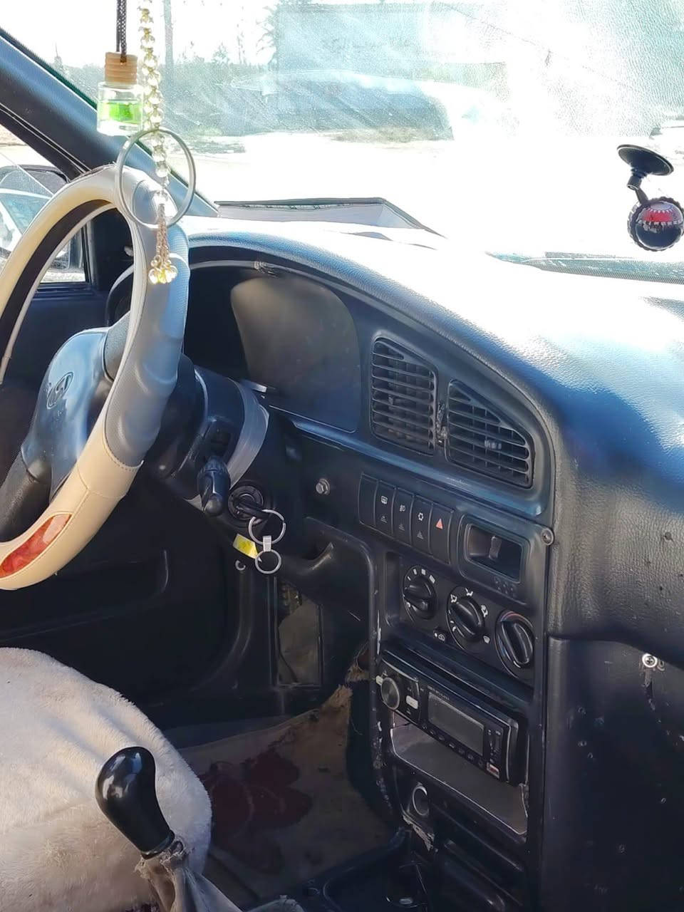 للبيع النتره دمعه كير محرك بشرط
رقم ديالى باسمي شرط التحويل سنويه لل٣٠ 
كير عادي شواصي ملحومات تقوويه صدر تايرات خير من الله 
مكان السياره ديالى الخالص 
السعر ٢٤ وبيه مجال بسيط 
للستفسار ***********
