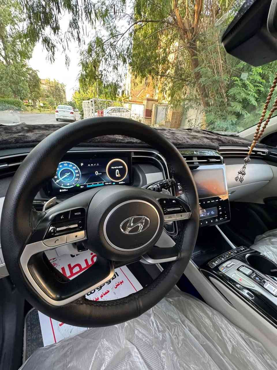 السلام عليكم توكسان هايبرد  كلين تايتل 2023 لمتد vip فول الفول امريكي
لون السياره اسود 
المواصفات LIMITED VIP
1- بصمة تشغيل 
2- بصمة ابواب لمس دخول ذكي 
3- بنوراما على طول السيارة 
4- صندوق كهرباء شفط 
5- كامرات 360 درجة ( جانبية - امامية - خلفية ) 
6- كامرات مع الاشارة 
7- السيارة تتقدم وترجع ب البصمة 
8- تبريد تدفئة كشنات 
9- كشنات جلد كريمي 
10- كشنات كهرباء 
11- اضواء محيطية 67 لون اختياري 
12- كشنات خلفية هيتر 
13- مرايات تعتيم ذاتي 
14- ابل كار بلي 
15- اندرويد اوتو 
16- شاشة دجيتل 3 اشكال للقيادة 
17- اشاير ترحيب 
18- اضواء امامية LED زنون 
19- اضواء خلفية LED
20- هوك خلفي 
21- فول اوامر صوتية 
22- جامات اوتو 
23- قطعتين تبريد 
24- اشارات ب المري
25- كير دكم 
26- شفتات ستيرن 
27- تحكمات ستيرن 
28- السيارة فور ويل 
29- محرك 1600 تيربو 
30- هاند بريك بصمة 
31- شحن واير ليس 
32- منافذ شحن 
33- اوتو هولد 
34- تشغيل عن بعد 
35- السيارة اوتو بارك 
36- حساسات امامية 
37- حساسات خلفية 
38- رادار امامي رادار خلفي رادار جانبي 
39- نقطة عمياء 
وبعد بيها هواي مواصفات 

السيارة مكفولة من الصبغ والتبديل حادثها جام مكسور و شخط بسمار داير مداير السيارة

مكان السيارة بغداد 

السعر 225

رقم الهاتف ***********
