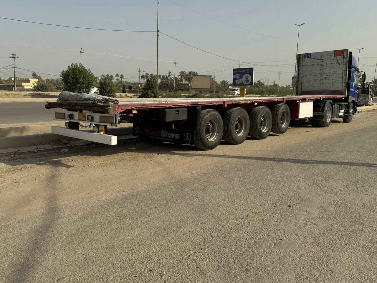 السلام عليكم عربانه اوربيه كرونه اربع محاور جوبلس  دناكير ساف طول  13و60تخم  تاير جهازه للعمل الاستفسار على هاذه الرقم ***********
