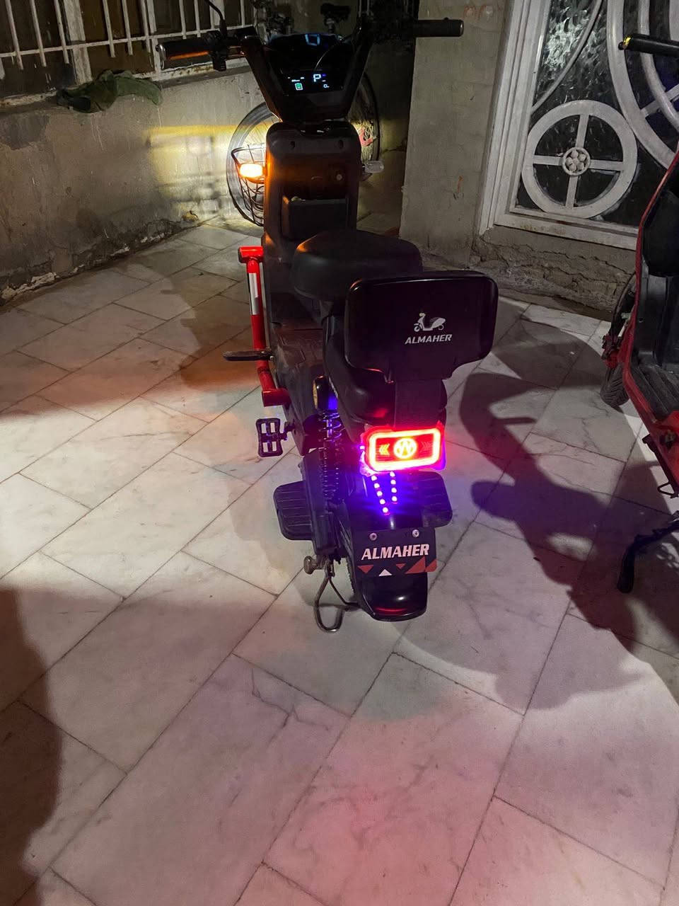 دراجه شحن سعرها 250 كامله مكمله مشتريها ب 450 قبل شهر دراجه نضيفه مكلفه بالنشر واتساب موجود ***********
