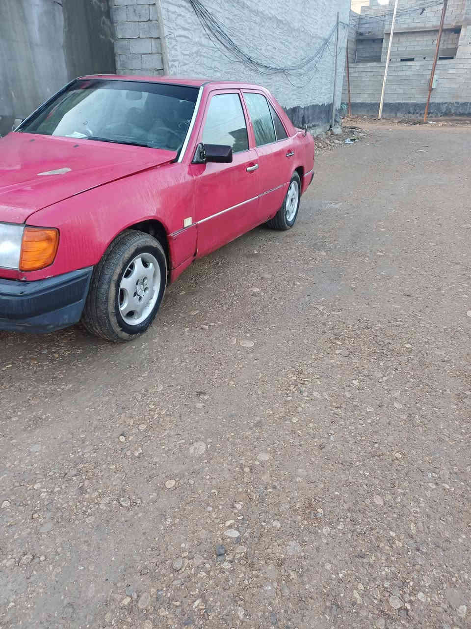 السلام عليكم ورحمه الله من رخصه الادمن مارسدس دب موديل ٨٧ رقم دولي سنويه لل٢٩ شرط التحويل مكينه وكير بطه ثنين ونص مكفوله مكين وكير صدر نظيف تخم تاير نظيف غرفه نظيفه سعر٣٦ وبه مجال بصيط الاتصال *********** و***********مكان السياره ديالى بلدروز
