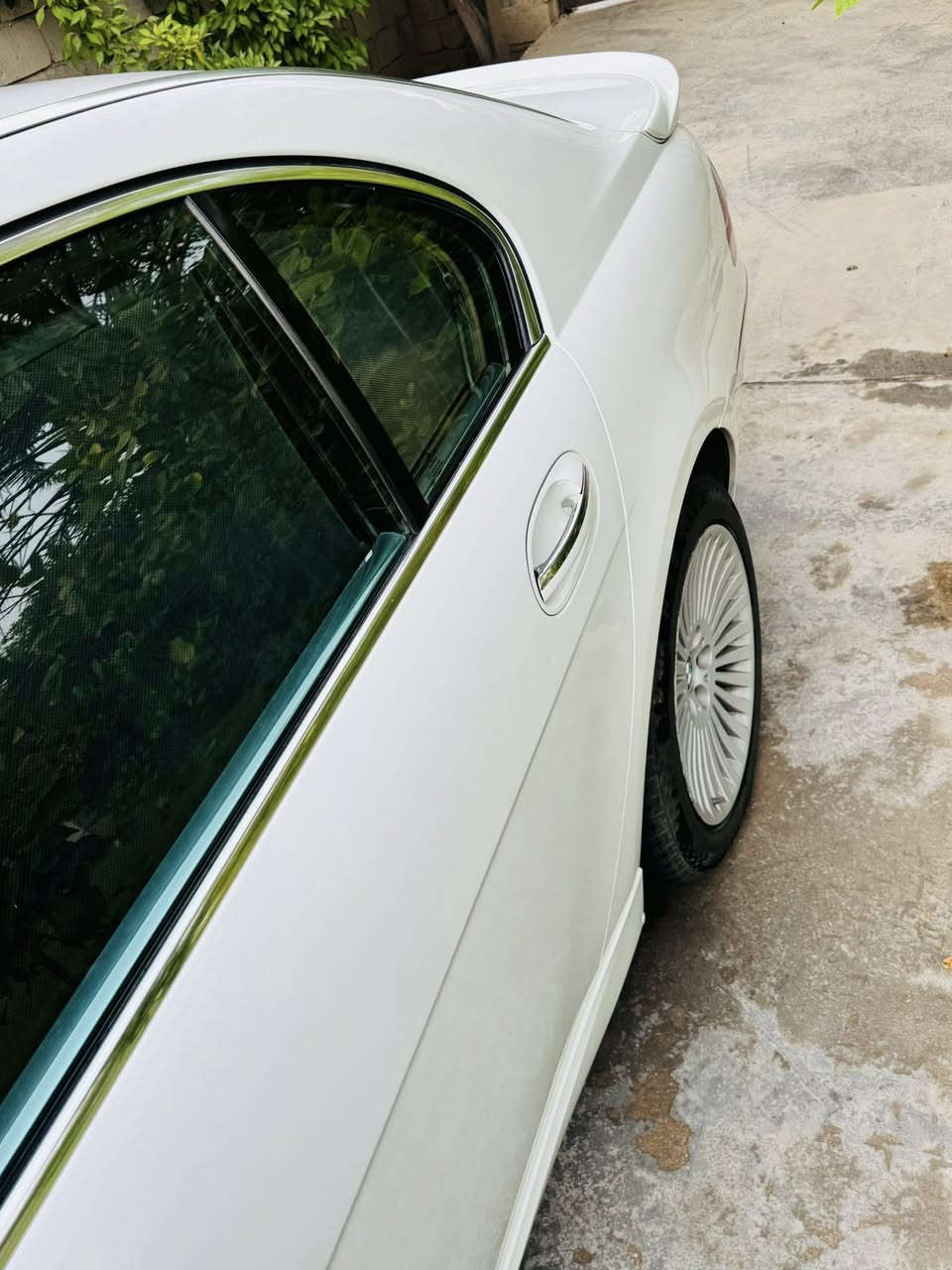 2008  خليجية 
رقم بغداد
مكفولةةةةة
حجم 740 Li

***********
