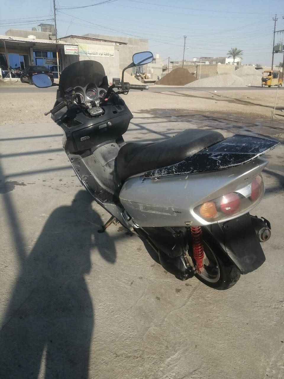 دراجة فورزة 6/0
دراجة عوزهة بس لايت امامي وجاملغ أمامي و شخاطة مال سلف تشكل قيم بل يرضي بي الله ***********
