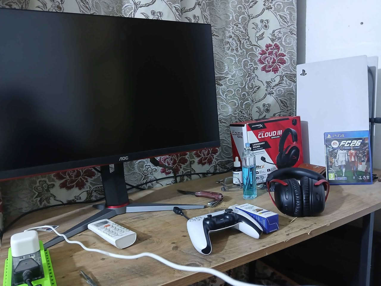 بلي 5 فات اوربي 
وياه شاشه حجم 27 2k
144 فريم 
ويو بي اس فالكون 1500 
وسماعة كلاود 3 وايرلس 
وقرص فيفا 26 
 مكاني بغداد   
سعرهن 900 بغداد, العراق


**إذا كنت صاحب هذا الإعلان وتريد حذفه لأي سبب، رجاءا أرسل رسالة إلى الدعم الفني**