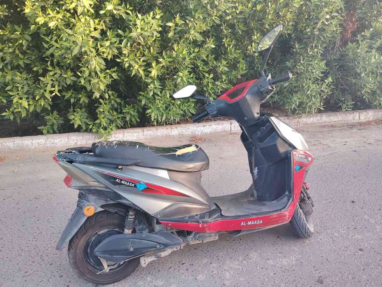 للبيع 
دراجه شحن سكنز 
بطاريات مبدلات 
حساس واكف 
دكمة كير مكسورة 
والايت محترك 
الباقي سليم 
السعر ٣٠٠وبي مجال تواصل على الرقم فقط +964 773 047 3388
