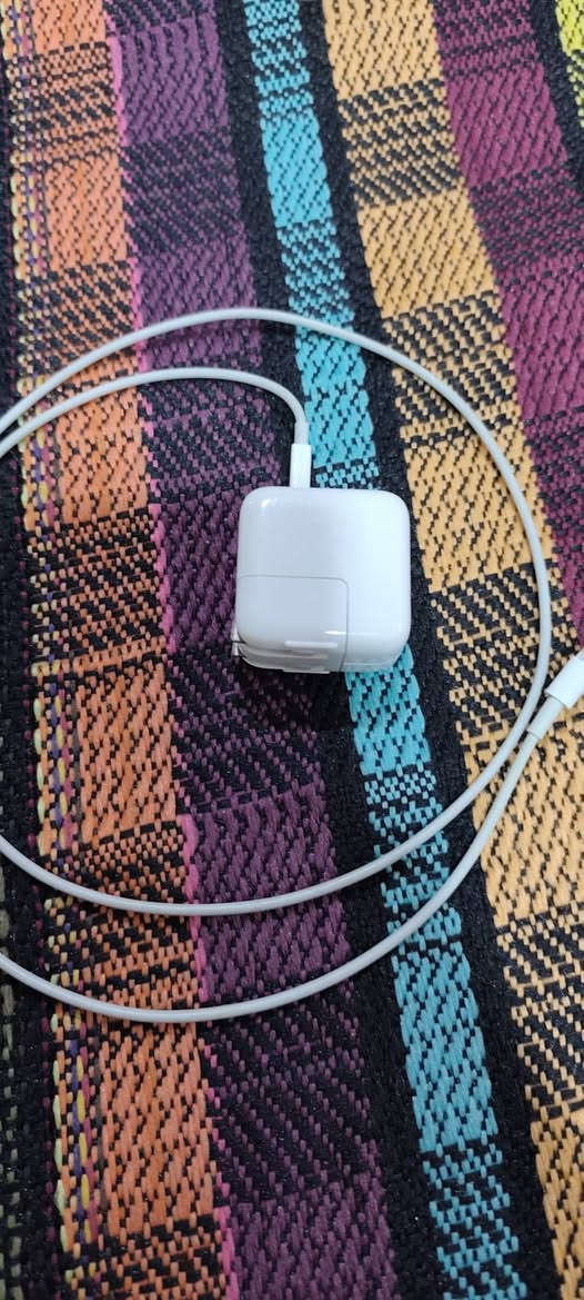 السلام عليكم ايباد 7ابل نضيف جدا مكفول من شخط استخدام فقط دراسه ذاكره 32 وماداخل لا تصليح ولا بي مشكله  جدا نضيف وابيعلك شرط الفحص كامل ملحقات الاصليه شاحنته وباكيته سعره 200قفل مكاني قبله  سوق الكبير 0786 441 9400
