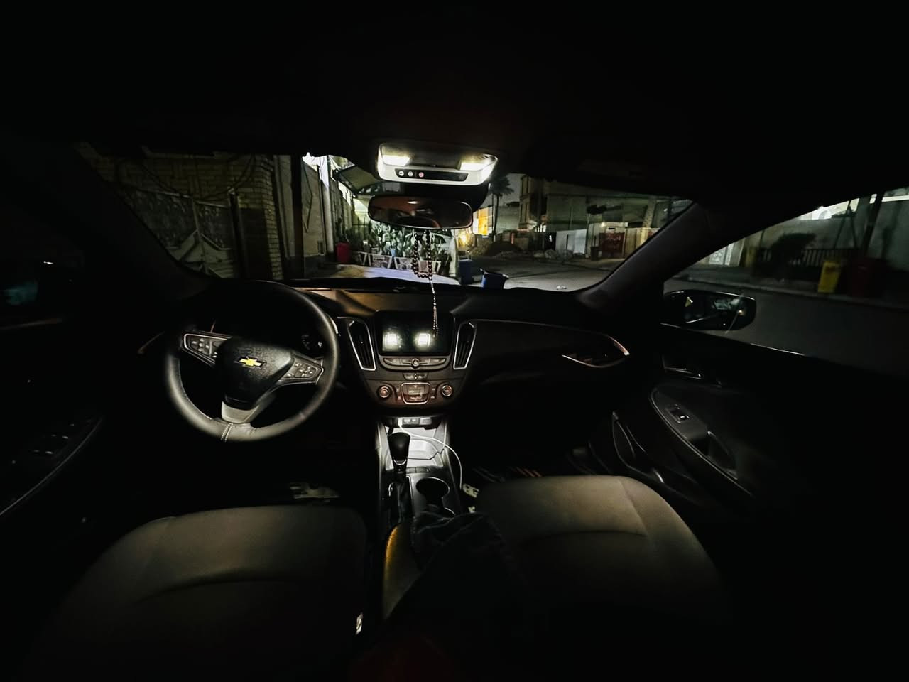 السلام عليكم للبيع شيفروليت ماليبو موديل 2024 حادثها مثل مموضح السيارة بيها تصليح حافه البنيد وصبغ ودعامية صبغ وجاملغ ايسر بارد مواصفات LS السيارة تصليحها درجة أولى وبيها بل نقل باب الصدر انطخت ورجعت بارد السيارة جاهزة للأخير مكانها بغداد السعر 128 للاستفسار ***********
