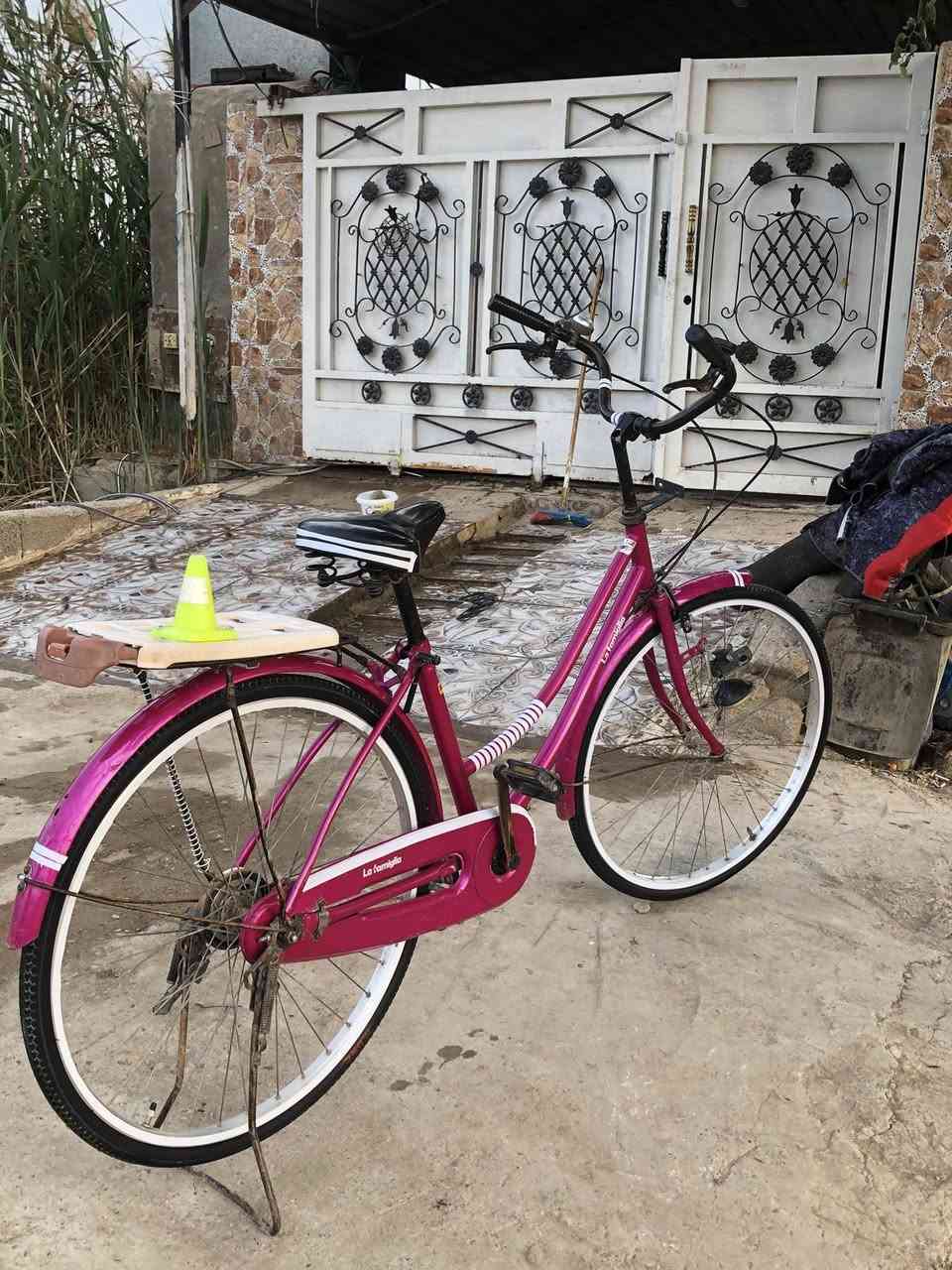 للبيع..وردي غامق.!!  شركه فاملي.' موديل ١٨ امبدل ويل واحد موديل١٩ كامل مابي اي نقص تايرات جدد ((السعر٩٠وبي مجال)) المكان ديالى تقاطع القدس/الرقم((‭٠٧٧٠ ٦٤٥ ٩٢٨٩‬))
