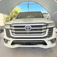 لاند كروز 2024  امتد ساز بأسمي سياره على وضع الشركه ماشيه ٢٧٠٠ بس التر...