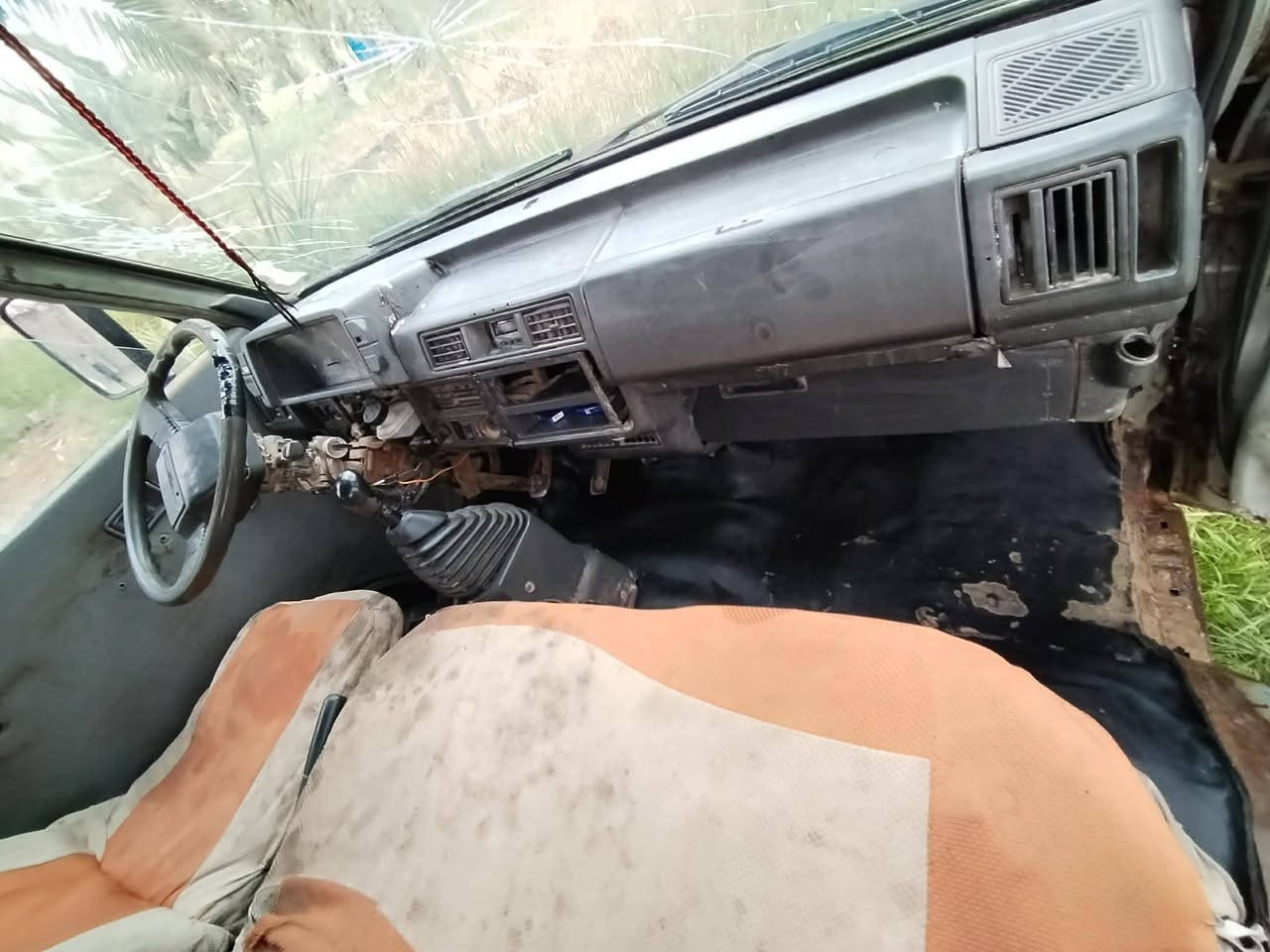 سلام عليكم بسته موديل 94 رقم ألماني بصره وسنويه لحد 27 وراعيه يمي بل ناصرية يسوي وكاله عامه مصفره هيئة وغرامات مامطلوبه ربع دينار كير ومكينه واكسل شرط وكهربائيات كامله دواخل مرتبه عوزه ترتيب حداديه العنوان ناصرية مركز السعر 20 وبيها مجال اتصال/***********  او امراوس فتون موصليه
