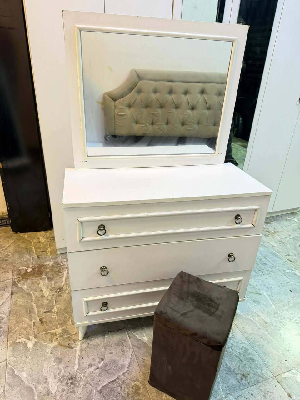 غرفة نوم مستخدمة نضافة 80‎%‎
عدد القطع 7
نضام بيبان 
سعرها 550
شد و نقل داخل بغداد مجانا


**إذا كنت صاحب هذا الإعلان وتريد حذفه لأي سبب، رجاءا أرسل رسالة إلى الدعم الفني**