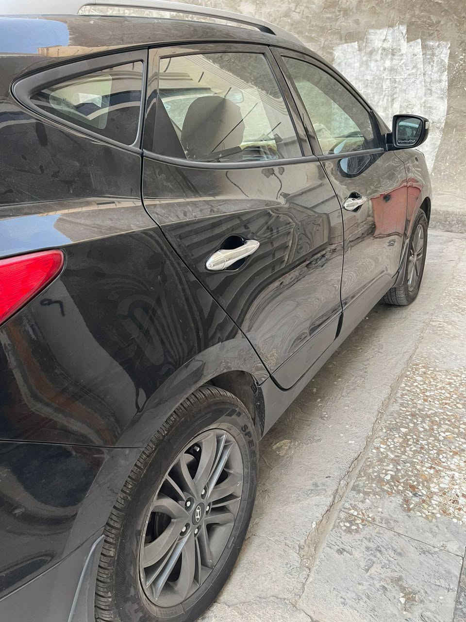 هونداي توسان 2015 خليجي للبيع 
المواصفات : قطعتين تبريد ،، دكمه فور ويل ،، تحكم ستيرن ،، تحكم لايتات كهرباء ،، 5 ويل كب گروم لدات أماميه نهاري ،، سايد بريك رجل ،، داخل چكليتي وبيجي ،، بروجكترات امامي ،، أشاير بلمري ،، يدات نيكل ،،
طبعا صدر جديد ،، تخم تاير جديد السعر ١٢٧
  تحويل او وكاله  للأستفسار *********** بغداد الدورة

