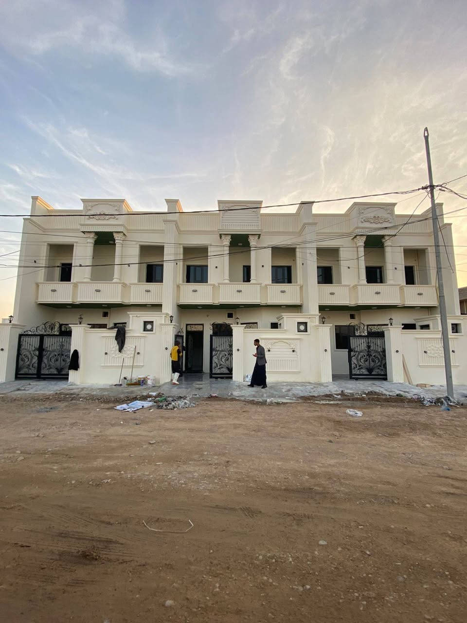 السلام عليكم مجموعة دور للبيع الديوم مختلف المناطق 
ويتوفر لدينا عروض أخرى حسب الطلب 
للاستفسار اكثر *********** مكتب الامين للعقار ✅
عنوان المكتب تكريت الديوم شارع 60مقابل مجمع طيبه 2 وقرب علوه لأسماك
