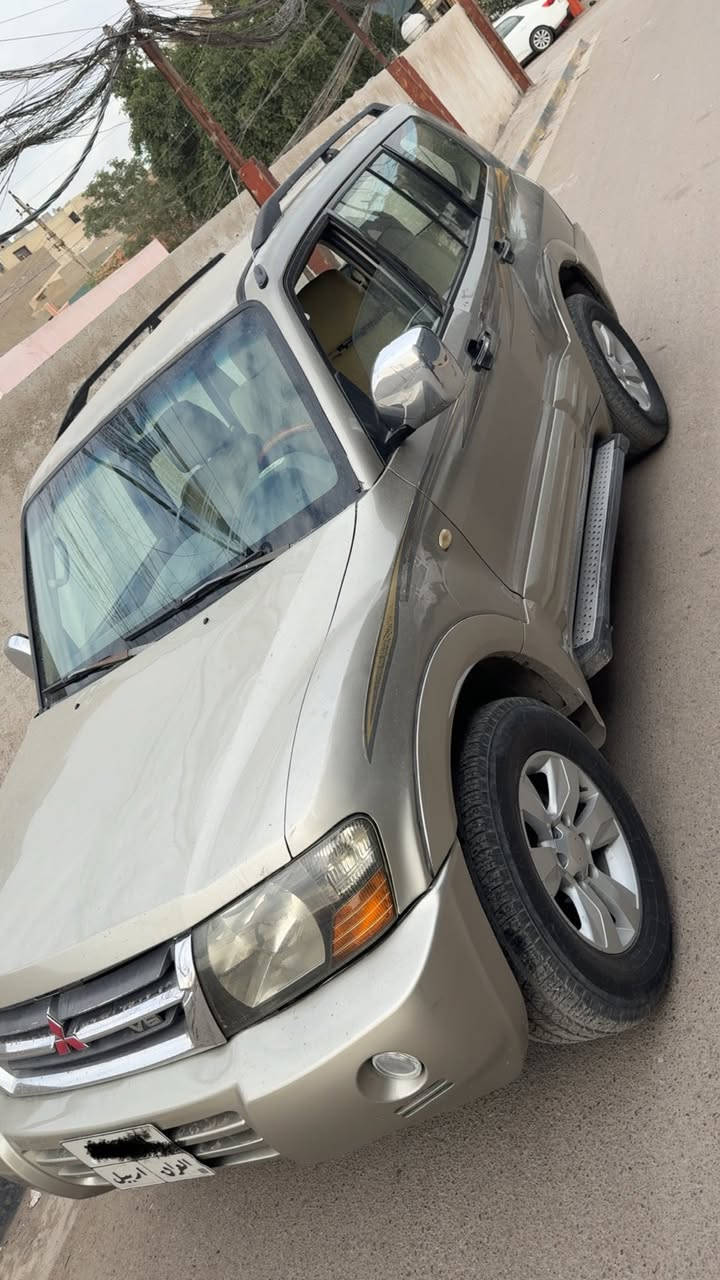 سلام عليكم لبيع او مراوس باجيرو 2002  رقم اربيل مميز  سياره مكينه وكير فيفتي طك كارتون   تبريد ثلج  تخم تاير  كله شغاله حداديه جديده مبيه اي نقص جاهز شوفت عينكم
 سعرها 65 ورقه وبيها مجال مكاني شارع فلسطين وهاذا رقمي ***********
