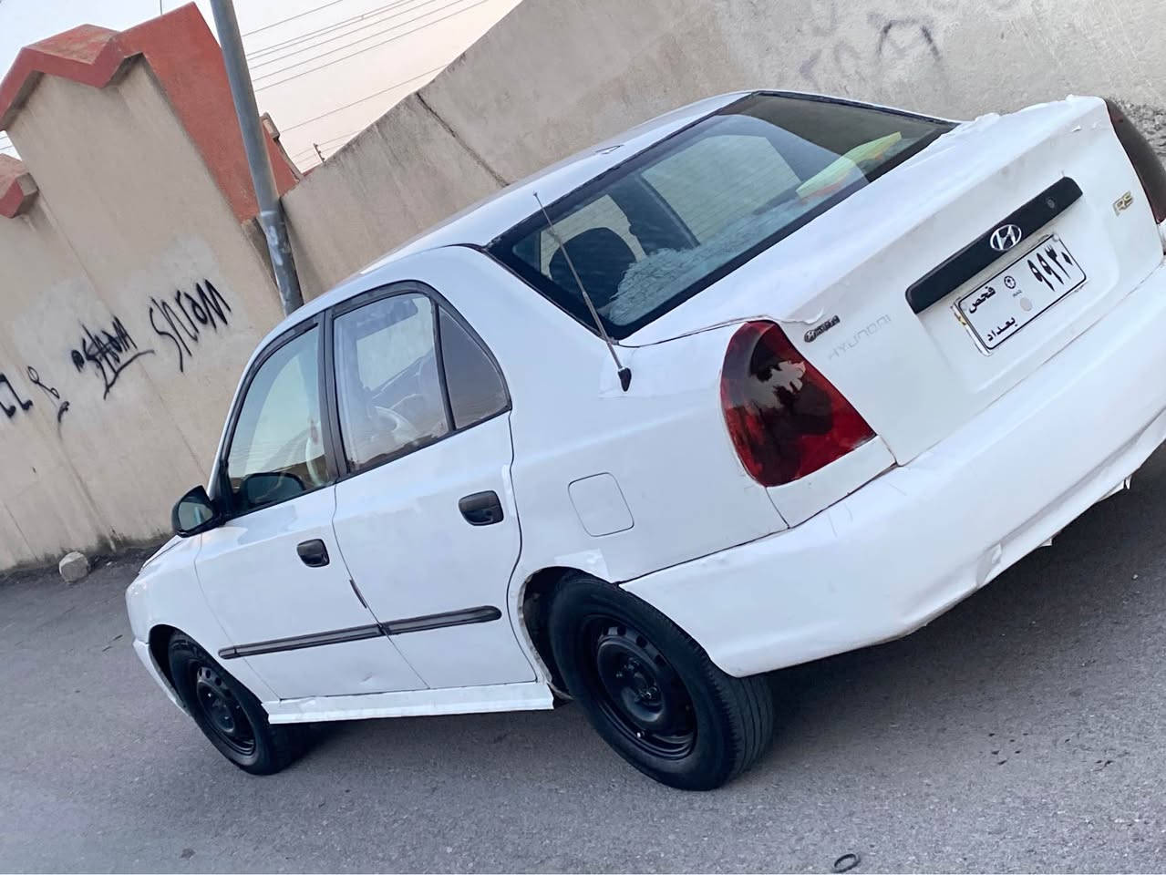 هۆندا اکسێنت 

مۆدێل2002

مەکینە ڕەش

مەکینە بەخ دڵی فەقیر

ئاڕمی پلاستیکی سلێمانی

گێڕ عادی

تابرید ساردو گەرم

٤ تایەو ویلی لۆک لۆک

گێڕو مەکینەی بەشەرت

بێ دەعم پێشی زۆر جوان

شانو سەقفی زۆر جوان

موسو بڕاوە بەشەرت

سەیارەکە زۆر جوانو 

ڕێکو پێکە ماڵی دۆستە

کارەبای هەمو گیانی بەشەرت

کامل ناو گێچی ئیشەکا

بێ تەقەو رەقە زۆر تمو تۆڵە

بەنزین زۆر زۆر کەم ئاخوا

ئاڕمو ئەوەلیاتو موسو بڕاوەی بەشەرت

سعریشی ٢٨ گەڵاو 
مەجالێکی برایانە

پارەی مازدایەکی گەنیوە

لە سلێمانیم تەنیا فرۆشتنە

0775 527 33 05بەس سیم

0751 195 61 58فایبەر وەتسئەپ السليمانية, العراق
