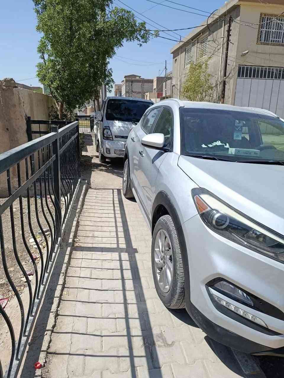 توسان 2018 رقم قادسيه
وراد أمريكي بيه بنيد رش 
ماشيه 75
السعر 158 وبيه مجال
***********
***********
