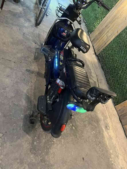 دراجه شحن تشتغل ما بيها اي مشاكل بيها 5 بطارت مو 4 سعر 400 و بيها مجال حك الجيه ***********2
