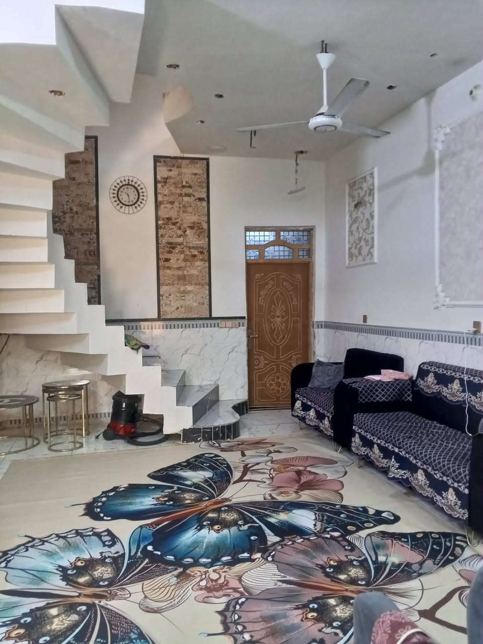 السلام عليكم بيت للبيع المساحه 125متربناء 2024البيت طابقين الطابق الاول كامل فول والطابق الثاني هيكل بدون سكف العنوان الشهداء قرب بيت هادي جليب السعر نرجو الاتصال لن اني مكلف بل نشر ‏‪***********‬‏
