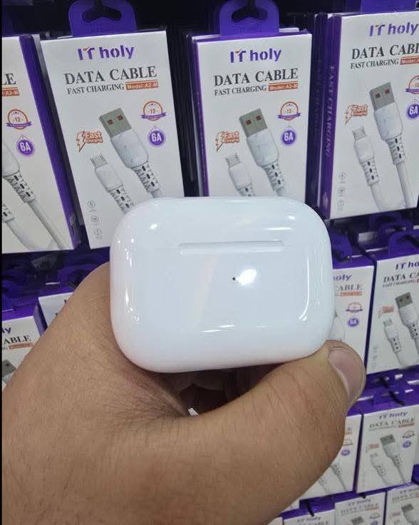 ايربود برو للبيع
اخوان سماعه نوعيه كوبي درجه اولى فرق شي بسيط عن الاصليه 
متوفر توصيل 
*********** واتساب
