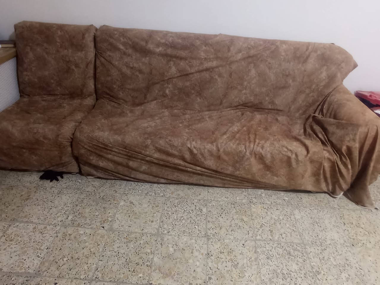 تخم مستخدم  خمس قطع بسعر مناسب جدا
للتواصل وات ساب أو الاتصال 
***********
