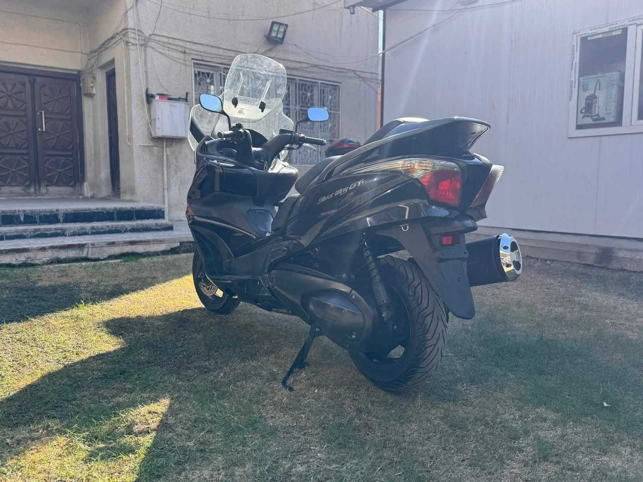 اللهم صل على محمد وآل محمد
الي يدور جديد وكفاله عامه يتفضل
سلفر ونج جيتي 400
دراجة جديده كلش بحالة الوكاله ماشيه 34
الدراجه استخدام خاص ٢٤ ساعه طابكه 
فول مواصفات شرط معدلها تعبر 180
سكيورتي 
جامه قطعتين ام الزعانف وتصعد وتنزل 
تدفئه 
اوفر
ترايييك وين مايعجبك
 سستم سماعات فول صوت
ستان تثبيت موبايل 
منفذ جداحه عدد 2
ستان حساس
مصدات هوائيه بلادي
 

دهن موتل 
بانزين بس محسن
واستخدام جداً شخصي 
بيها شخطات ناعمه قليلات يرادلهه بوليش للشخطات فقط 
مكاني بغداد/ مدينه الصدر
***********
السعر 25$ وبيهه مجال
