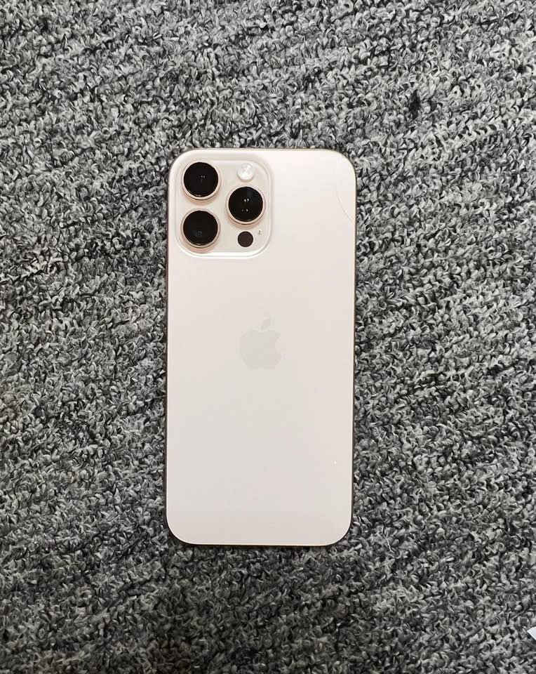 بروماكس شرق اوسط دبل سيم كارت
ذاكرة 256

لون صحراوي  ( ديزرت)  🐪 

بطارية 91 🔋

مرفقات كاملة باكيت وكيبل الأصلي ما مستعمل ابد 

نظافة 100 ‎%‎

السعر 1250 مجال بسيط

للاتصال ***********
