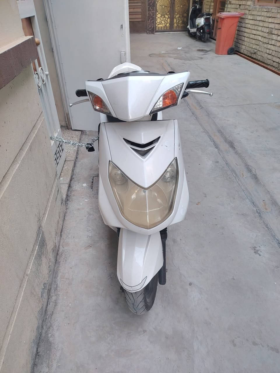 سلام عليكم سكنس فحل قبل سبوع طلعتهة رمبة  كل شي بيهة بلادي برغي مامفتوح  بيهة اوراق منفيس وبيهة عقد
جيب فيتر وفحص كهربائيات كل شي بيهة شغال 
السعر مليون ومية وبيهة مجال ***********  مكاني بغداد
