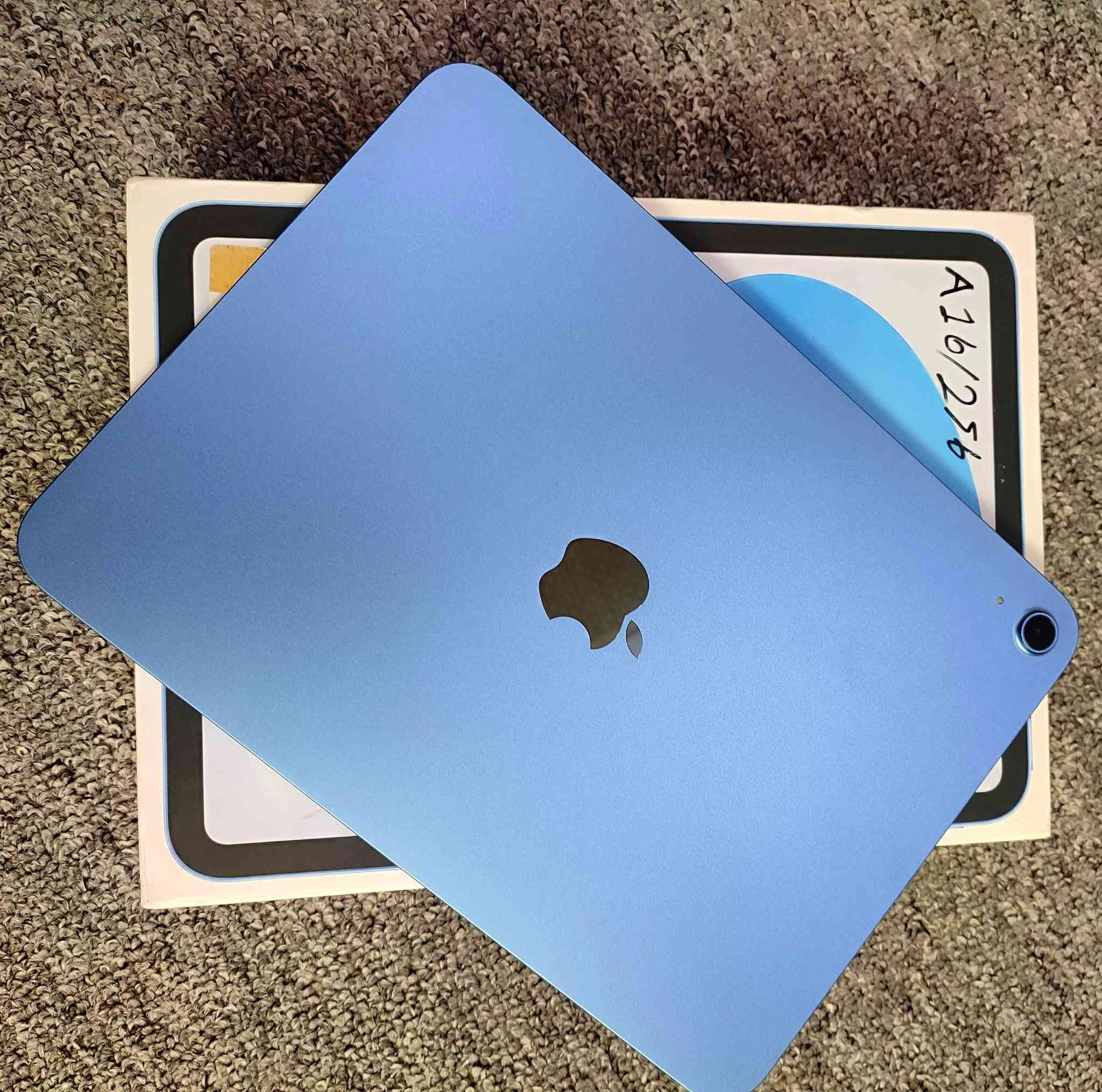 ايباد 11 A16
جهاز اخو جديد ذاكره (((256)))  
بطاريه 100🔋مشحون 35 مره 
نظافته 100 غراض كامله بعده بضمان 
جهاز مكفول ع الفحص 
السعر خاص 
مكاني نجف  ***********
