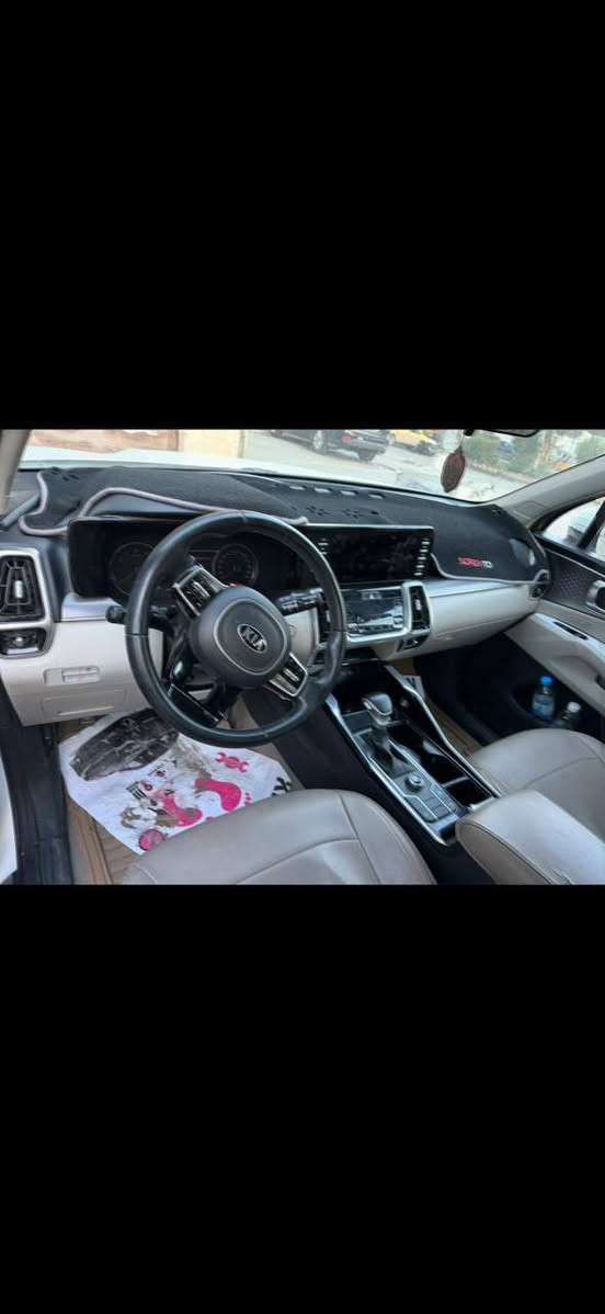 سلام عليكم سورنتو للبيع موديل 2021 خليجي 
ماشيه 65 الف 

 سياره سبعه راكب  / مكينه 6 سلندر 

  وسياره موجوده داخل بغداد 

مكينه دوش - 3500   سياره تحتوي على 4 وضعيات قياده 

سياره بدون معجنون فقط اثر حالوب خفيف كلش 4 قماره و 1 بنيد وباب خلفي 3 رصعات 
 
مواصفات سياره  

رقم بغداد  

- بصمه  عدد 2
- تشغيل عن بعد
-جنطه كهرباء 
- مرايات شفط 
- تخم تاير جديد 
- سبع الالوان داخلي 
- ترحيب 
- لايت لد 
_ دواخل بيچي 
- كشن كهربائي 
 - تحكم استيرن  
-  3 قطع تبريد 
- مثبت سرعه 
- بصمه ابواب 
- حساس امامي + خلفي 
- شفتات استيرن
- شاشه لمس تبريد 
- نضام مانع انزلاق 
- شاحنه لاسلكي 
 
سونار موجود داخل منشور 

رقم هاتف *********** 
السعر 263
