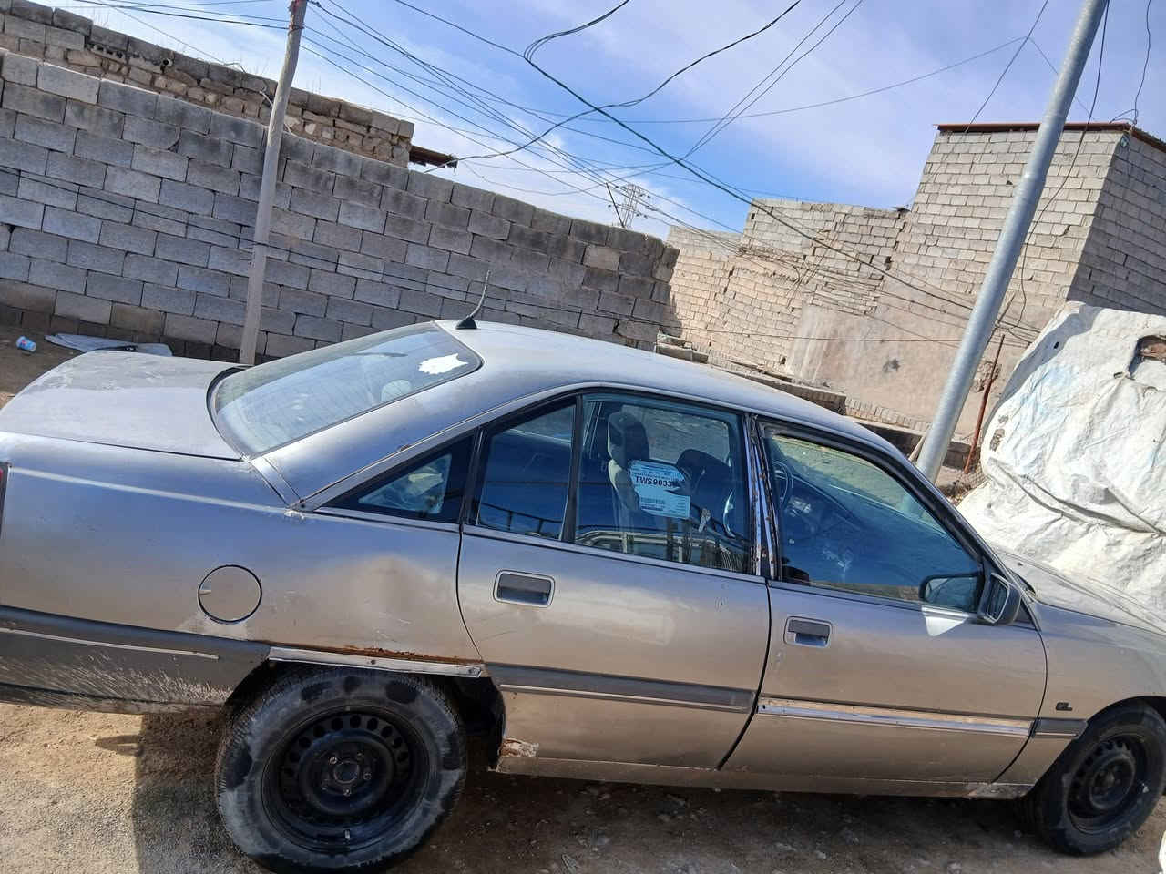 اوبل اوميكا حجم ٢٠ موديل ٨٨
رقم كركوك مصطره محرك وكير شرط  السعر ١٩ وبيها مجال 
الاستفسار اكثر الاتصال على الرقم ***********

