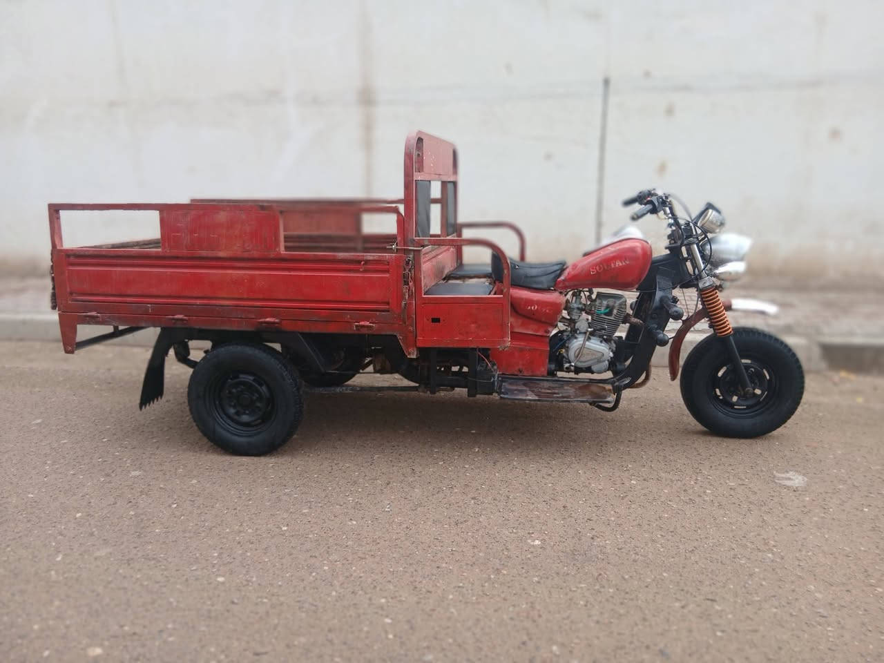 سلام عليكم ستوته صلطان مكفوله موديل 13وراقه صوليه وكيله لحيدري ما عوزه شي مكاني حي لوحده لسلاميه سعر 1300وبيه مجال رقم تصل ***********
