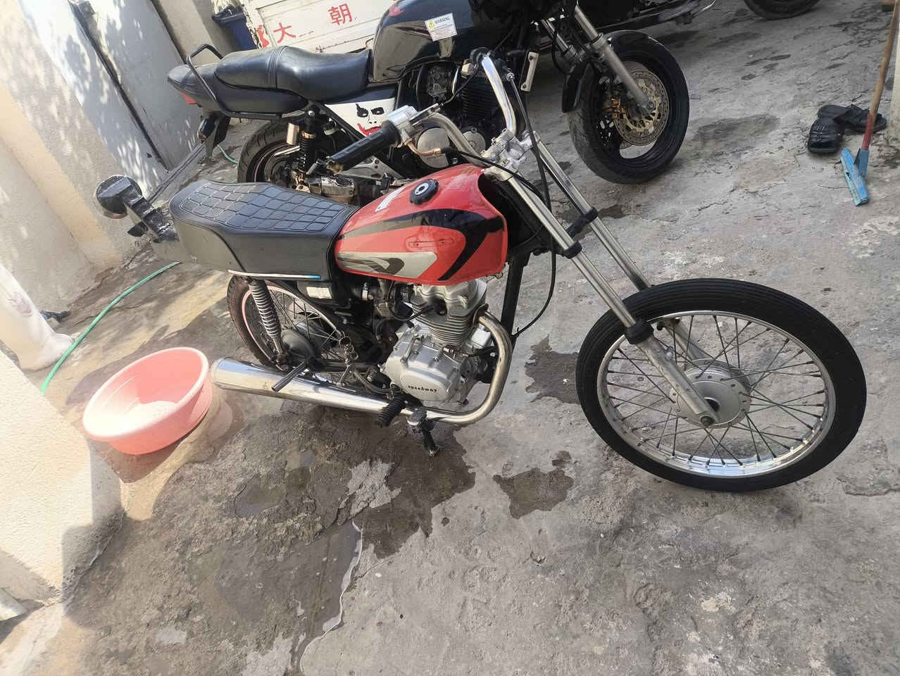 دراجه للبيع نامه شلامجه ول مكينه انتنس دراجه جاهزه عل اخير مكينه تخبل ماتسمع صوتها دراجه جديده  محتاج وريد ابيع سعر 450 قفل مكاني ناصريه مركز ***********
