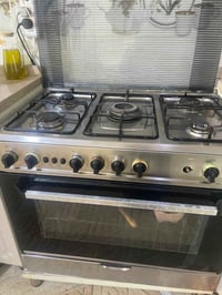 طباخ نضيف للبيع  المكان بغداد  للتواصل ٠٧٧١٢٤٤٤٤٠١