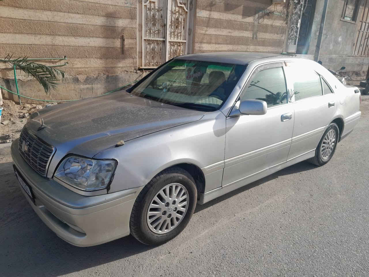 ملكه موديل ٢٠٠٠ 
رقم جديد مالك سياره جاري 
تبريد شغال
 دكمتين 
تخم تاير محرك ٣٠٠٠ 
المكان القرنه
***********
