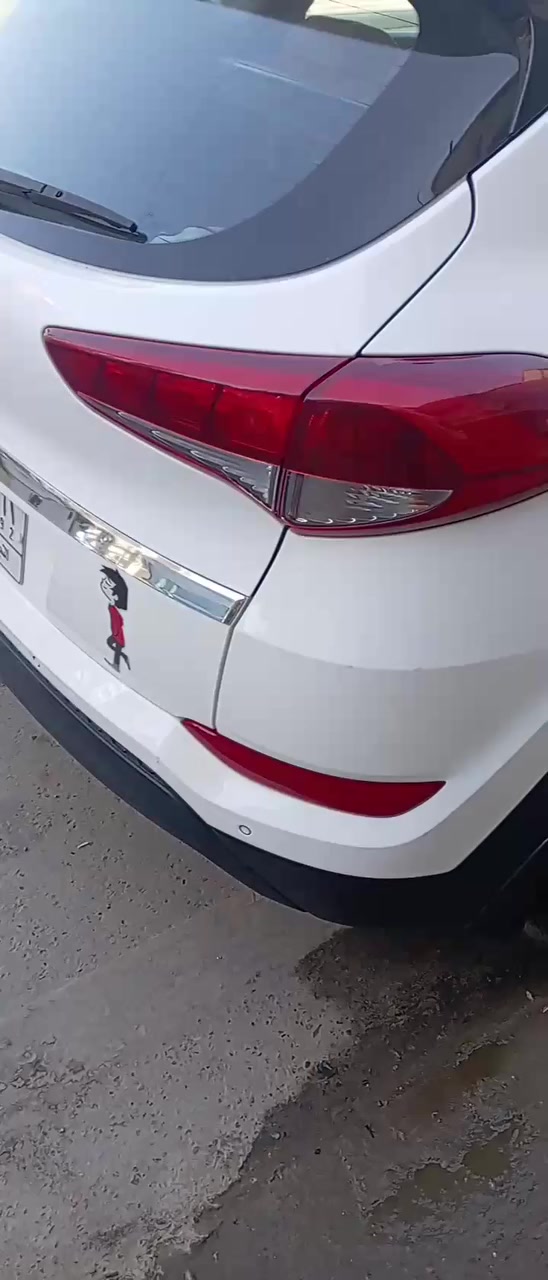 توسان 2018 ماشيه 52الف السياره جديده حيل رقم نجف بسمي.  السعر 185قفل. مكاني نجف *********** فقط مدكر البنيد مرشوش
