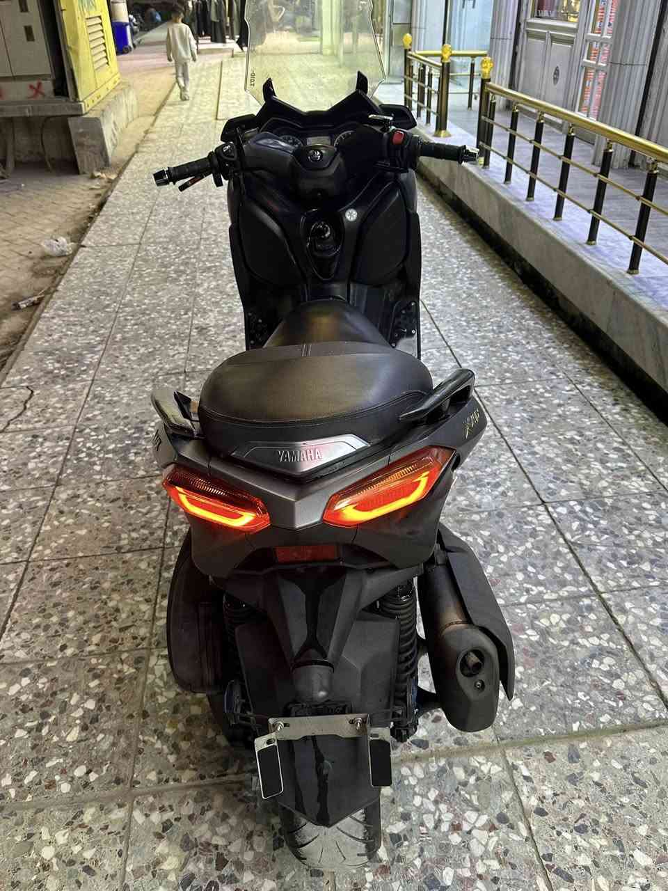 السلام عليكم دراجه X Max للبيع
الدراجه مال رمبه صارلهه شهر من نازله من الرمبه 

اوراق المعرض موجوده مكينه 300 

يدات تدفئه الدراجه مكفوله كفاله عامه 

مكان (مدينه الصدر )الشراي يتصل ***********
