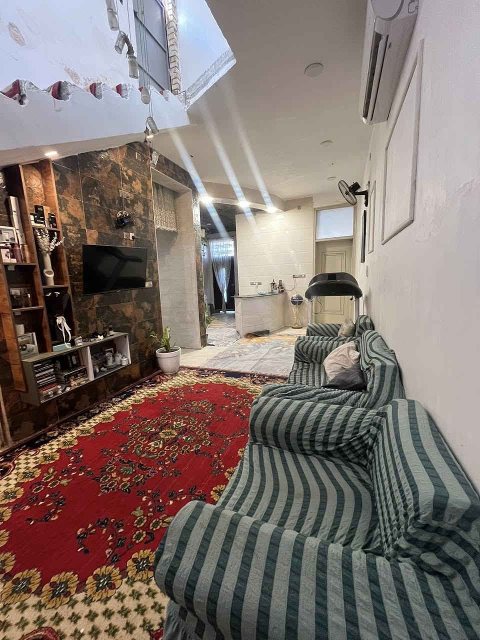 للبيع دار في الحله زوير 120م طابو زراعي سند25 باسمي  طابق واحد بناء حديث      خامس فرع عن الكورنيش الحله 
كافة الخدمات متوفره الاستفسار اكثر ☎️***********
