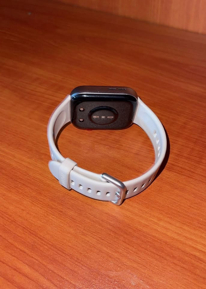 ساعة ⌚️Huawei Watch Fit 3

شاشة AMOLED بقياس 1.82 
الدقة: 480 × 408 بكسل
بطارية تدوم حتى 10 أيام 

الصحة واللياقة :

قياس معدل نبضات القلب على مدار اليوم
قياس نسبة الأكسجين في الدم 
نظام GPS مدمج لتتبع المشي والجري 
تتبع النوم 
قياس التوتر 

الاتصال :

دعم المكالمات عبر الهاتف 
استقبال اشعارات التطبيقات والرسائل
مستخدمة شي قليل نظافة 95%

السعر ( 100 )

*********** واتساب فقط
