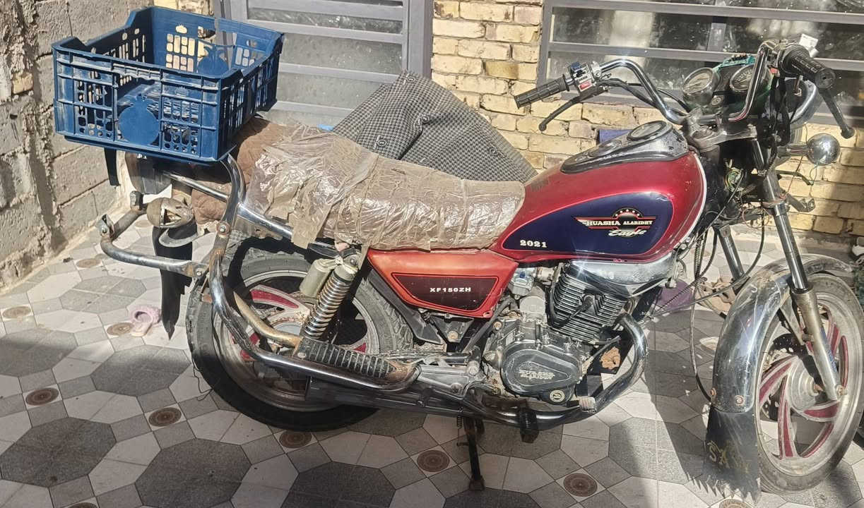 السلام عليكم شباب جوندة للبيع موديل 2021 دراجه سنوية بس رقم مامستلم من المرور مكاني الدوانية ال حمد دراجة محتاجه شوية ترتيب الي يحب يشتري يراسلني او يتصل ع رقم
***********  السعر خاص
