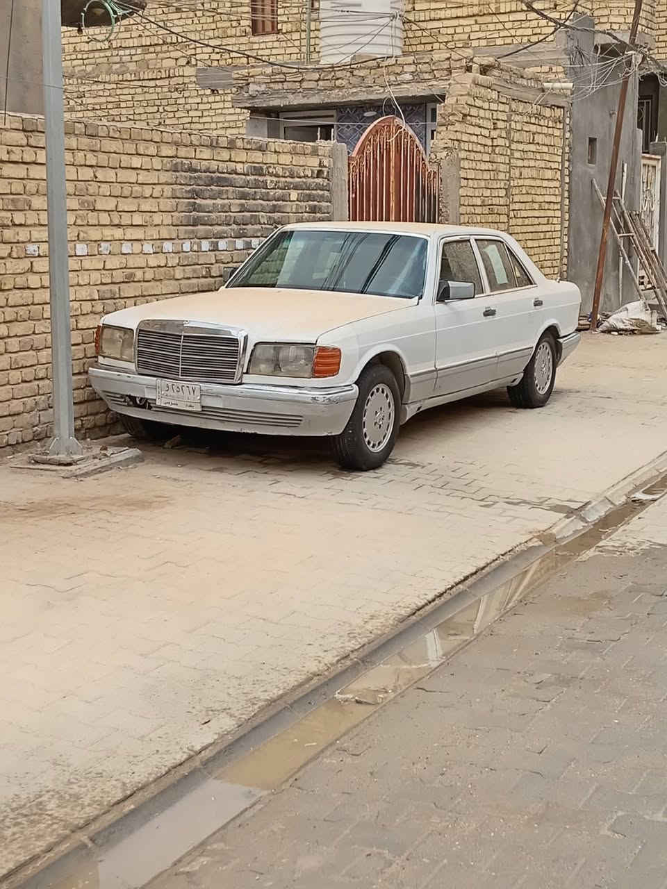 السلام عليكم ورحمة الله وبركاته
للبيع مرسيدس رئاسي 1986
رقم بغداد راعيه بالسماوه متوفي وماعنده قاصرين ابيع هل موجود 
محرك VVT 3000 فيشتين
كير ومحرك خير من الله
وحداديه من الطول للطول كله جديد
جواها تخم تاير جديد
باتري جديد
والباقي شوف العين
العنوان السماوه مركز المدينه 
للاستفسار الاتصال على الرقم التالي ***********
